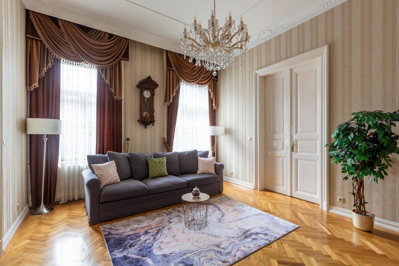 Luxury Central Home Next To The New York Cafe Boedapest Buitenkant foto